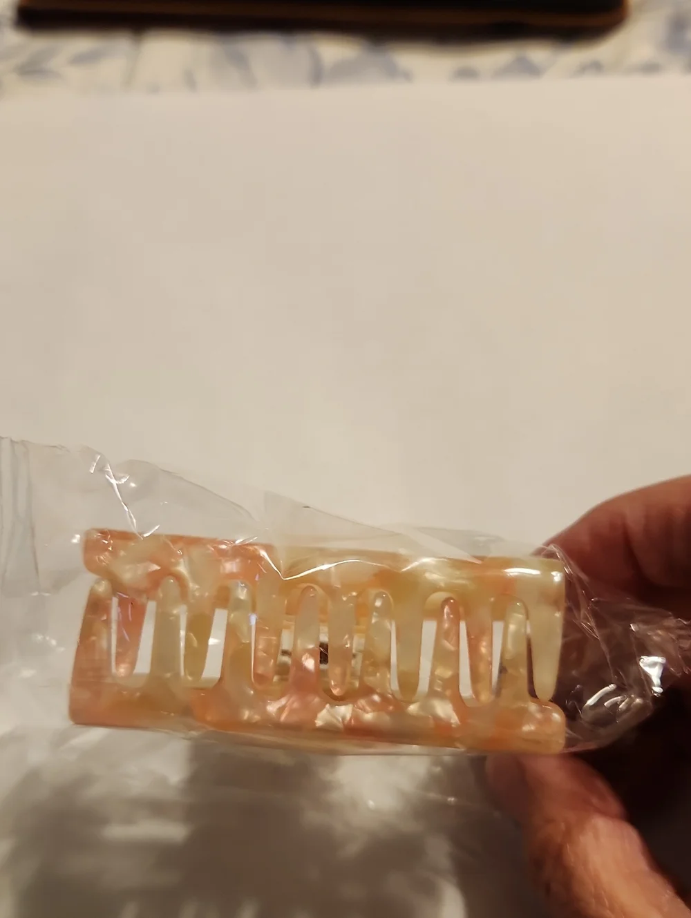 NWOT Peaches N Cream Acetate Hair Clip 3 inches
